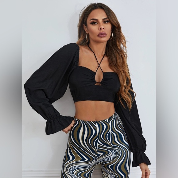 Halter neck long sleeve crop top 🖤 - Picture 1 of 5